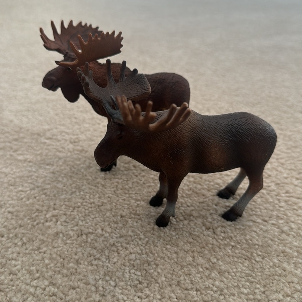 Two moose figurines - Picture 2 of 5